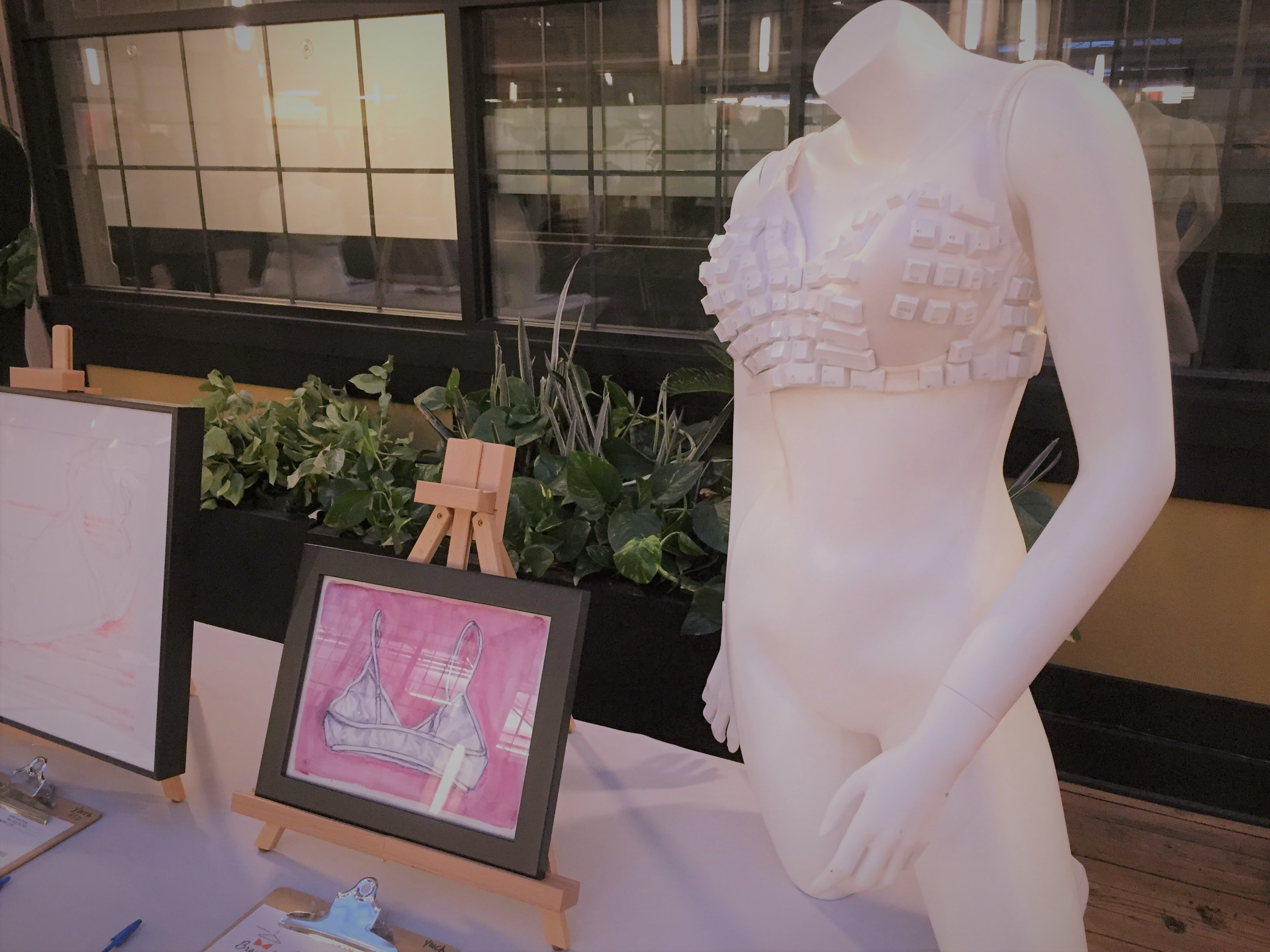 Kennesaw bra boutique ordered to remove 'offensive' window display